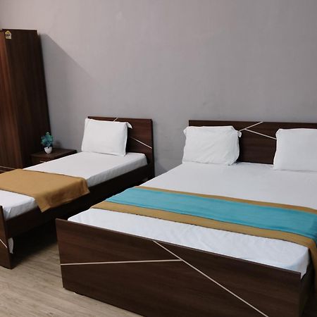 6 Cr Hotel Natraj Railway Station Aurangabad  Bagian luar foto