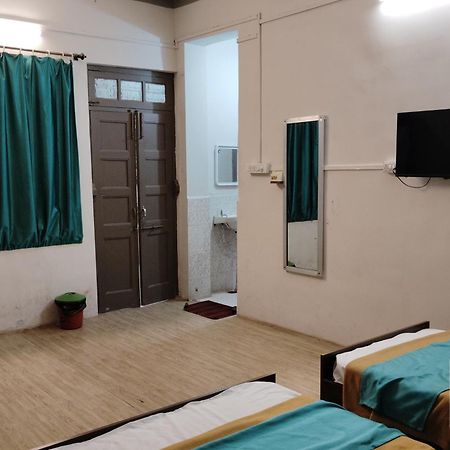 6 Cr Hotel Natraj Railway Station Aurangabad  Bagian luar foto