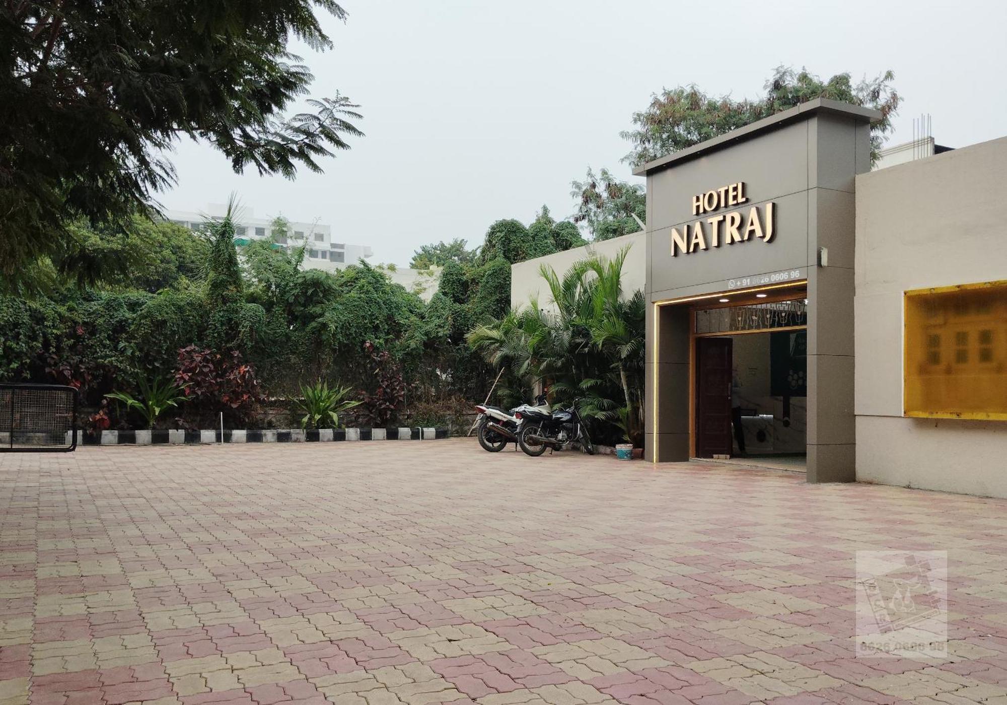 6 Cr Hotel Natraj Railway Station Aurangabad  Bagian luar foto